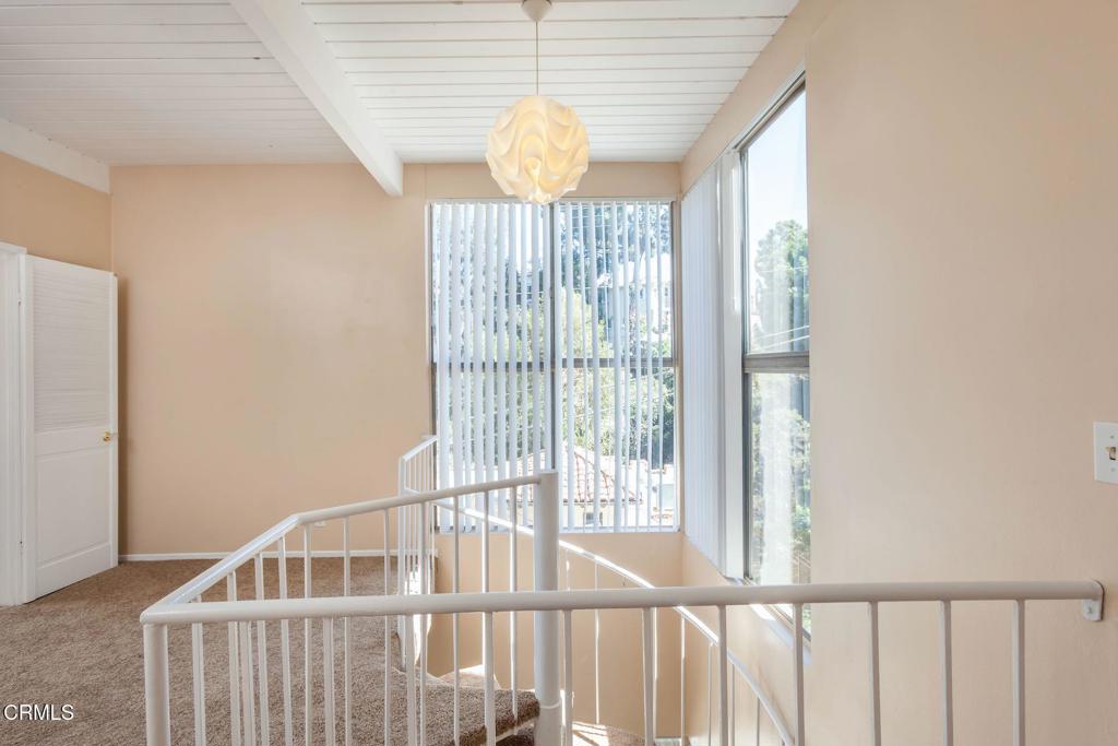 6827 Pacific View Drive