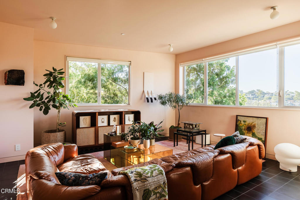 2638 Lake View Terrace E