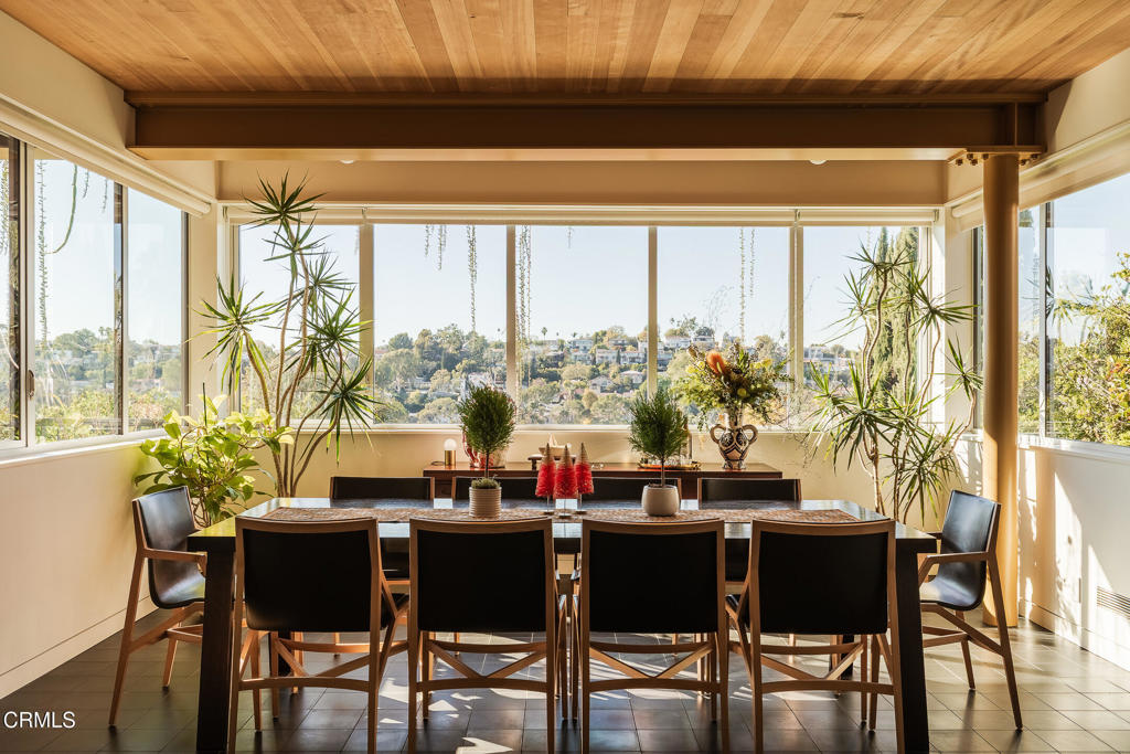 2638 Lake View Terrace E