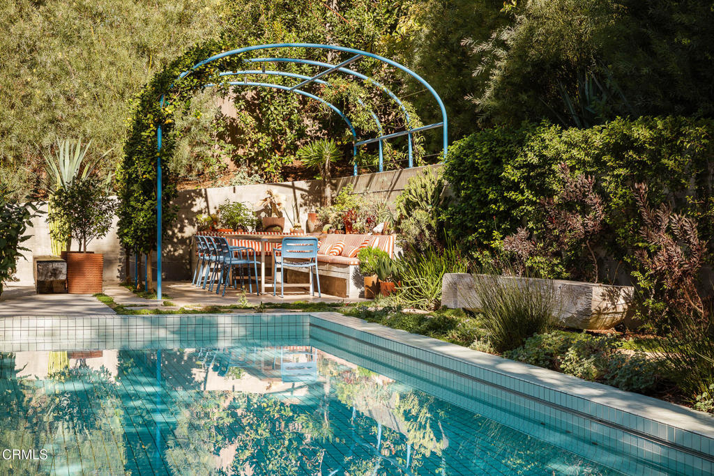 2638 Lake View Terrace E