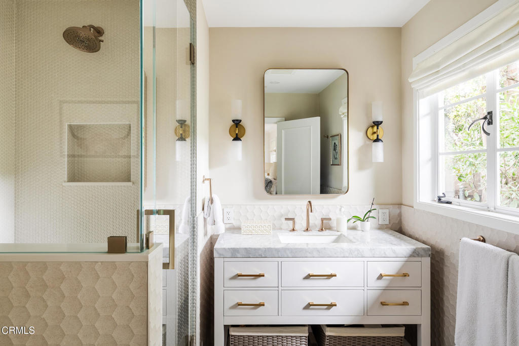 154 S Arroyo Boulevard