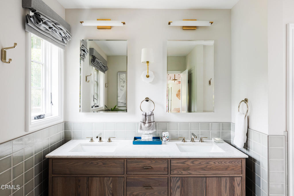 154 S Arroyo Boulevard