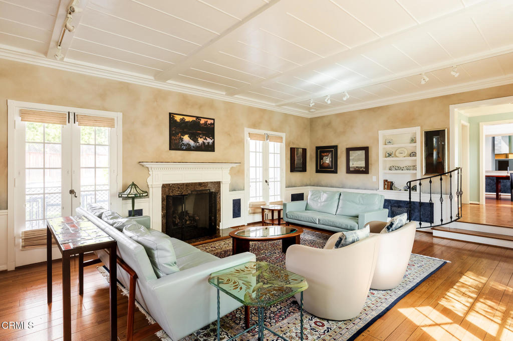 10785 Weyburn Avenue