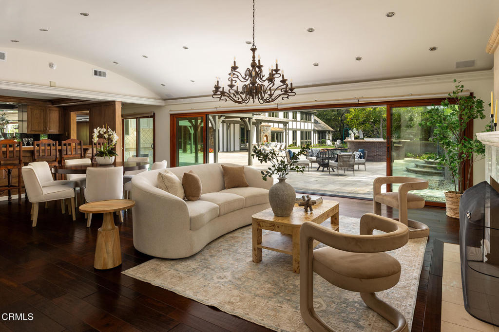 860 Flintridge Avenue