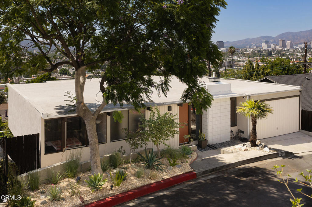 1225 Oberlin Drive