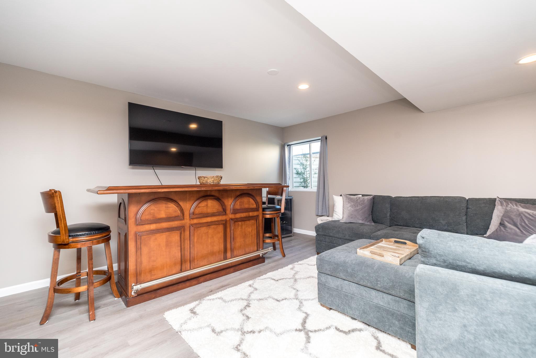 1909 Alamingo Dr