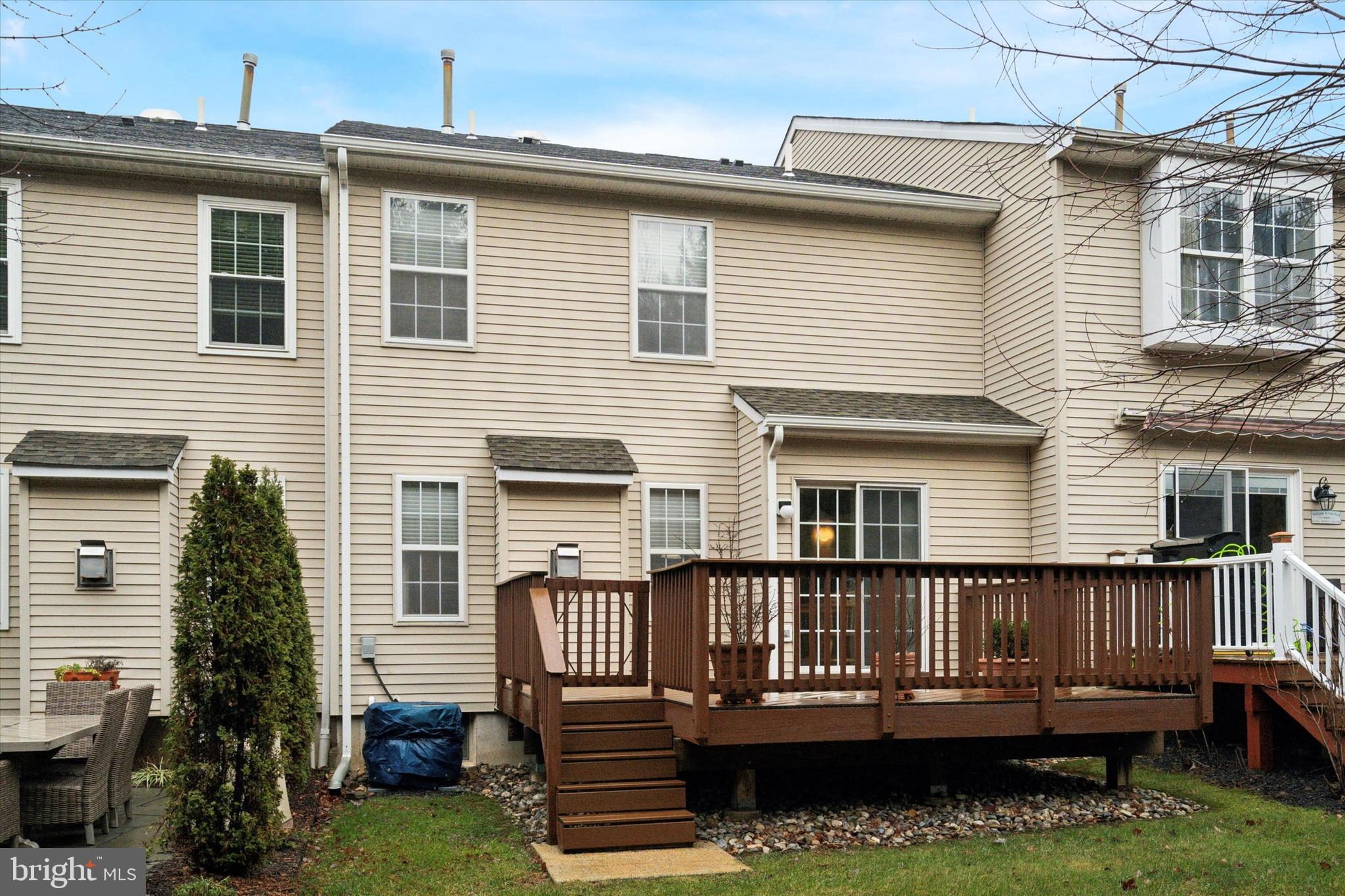 1448 Sweetbriar Dr