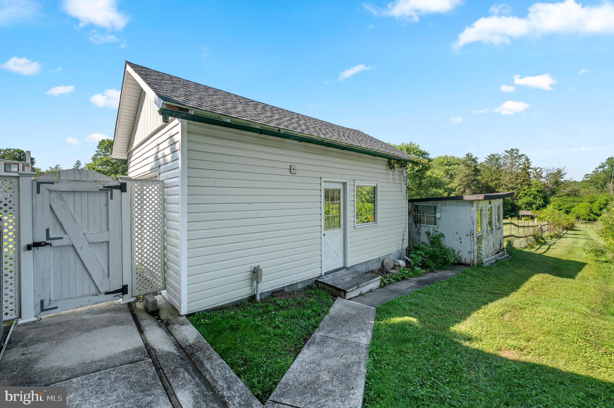 2255 Spinnerstown Rd