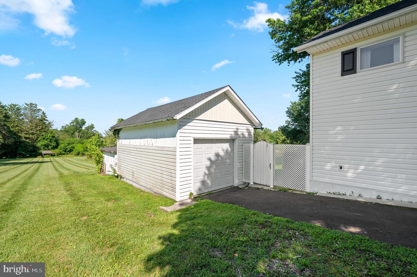 2255 Spinnerstown Rd