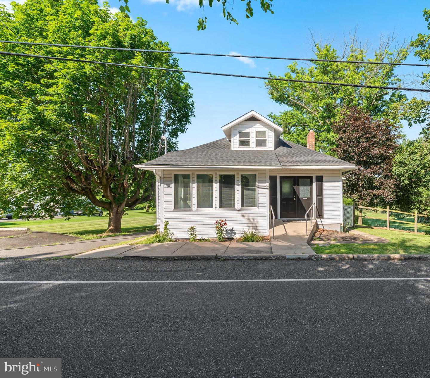 2255 Spinnerstown Rd