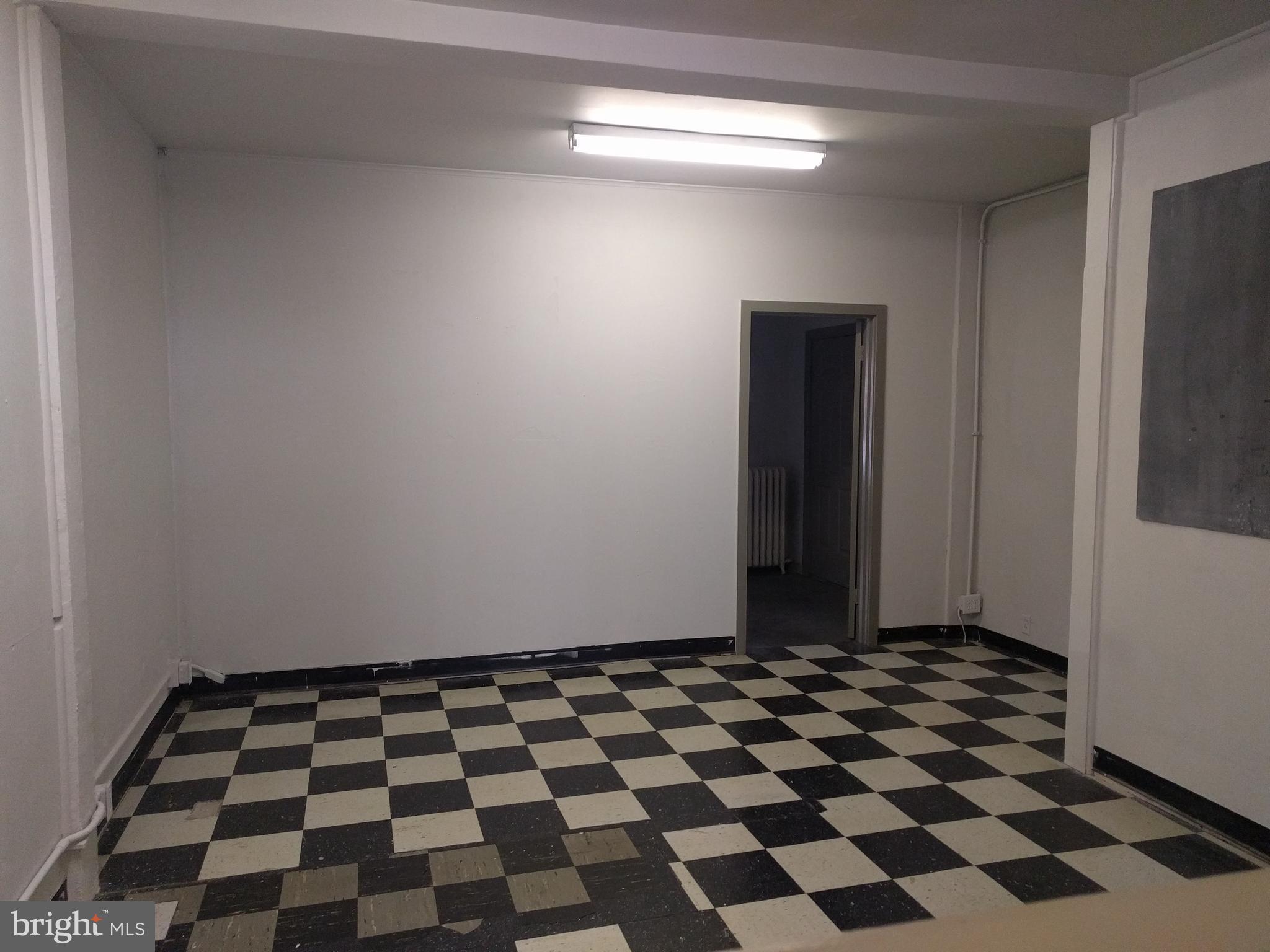 510 W WALNUT STREET 1