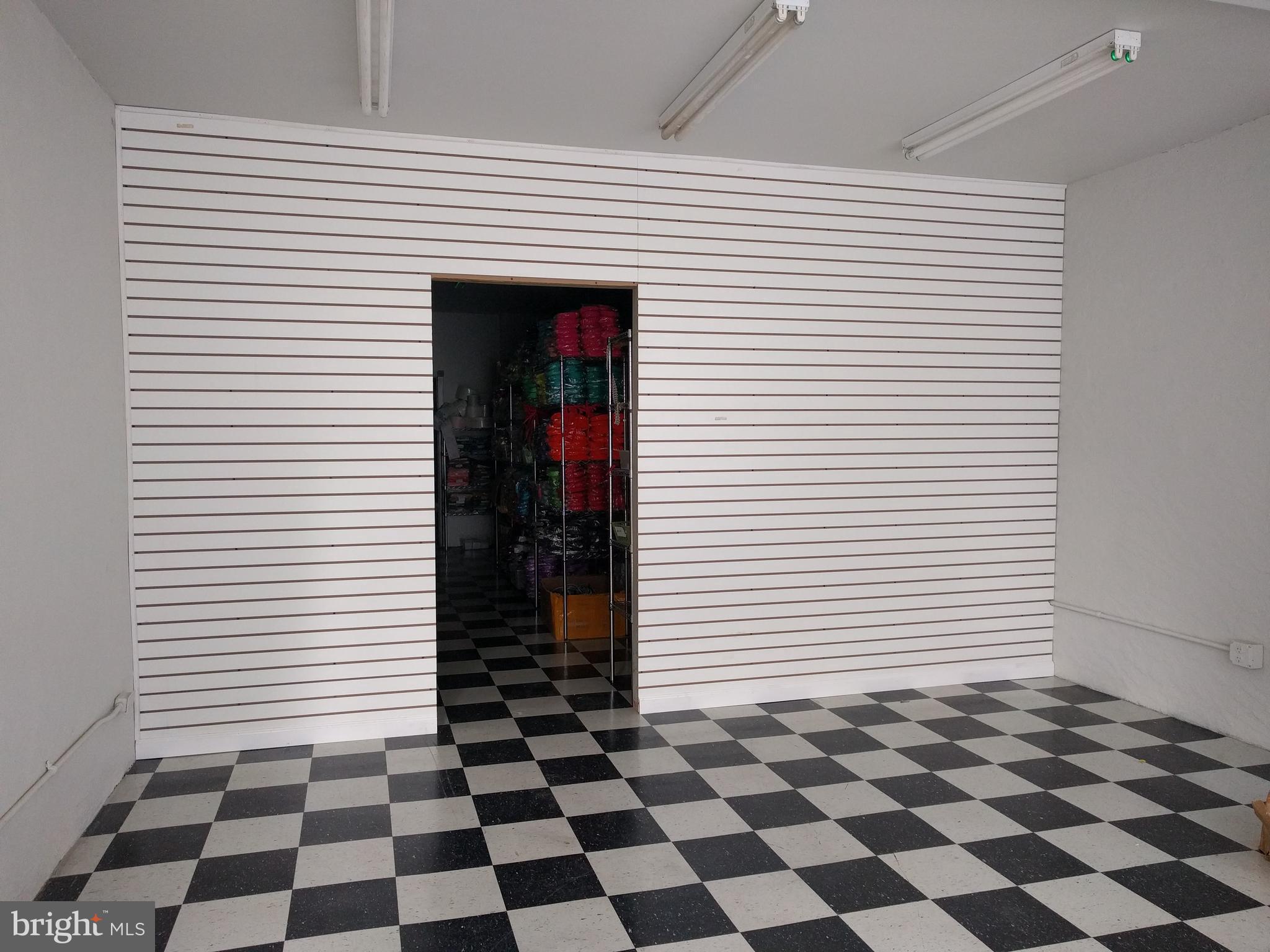 510 W WALNUT STREET 1