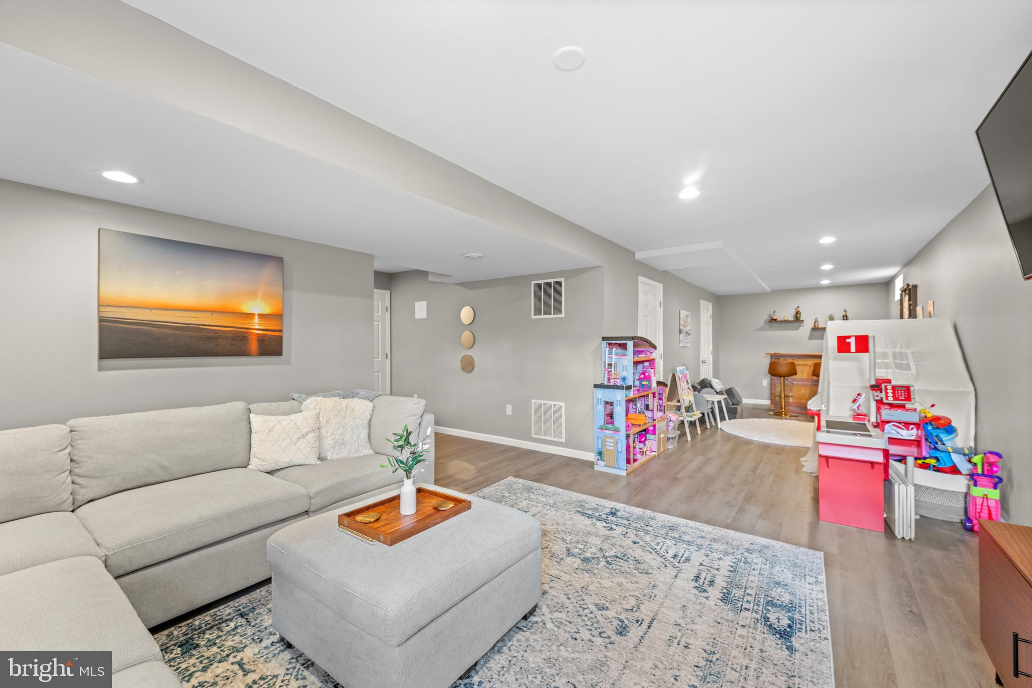 1909 ALAMINGO DRIVE