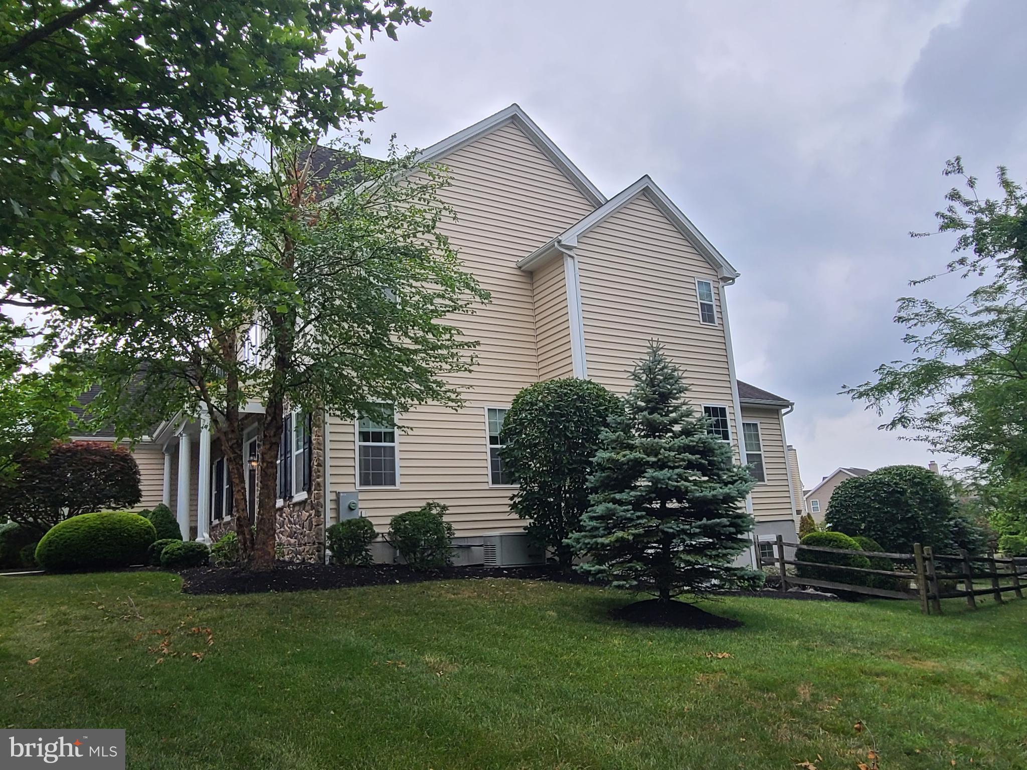 229 WINDHAM DR