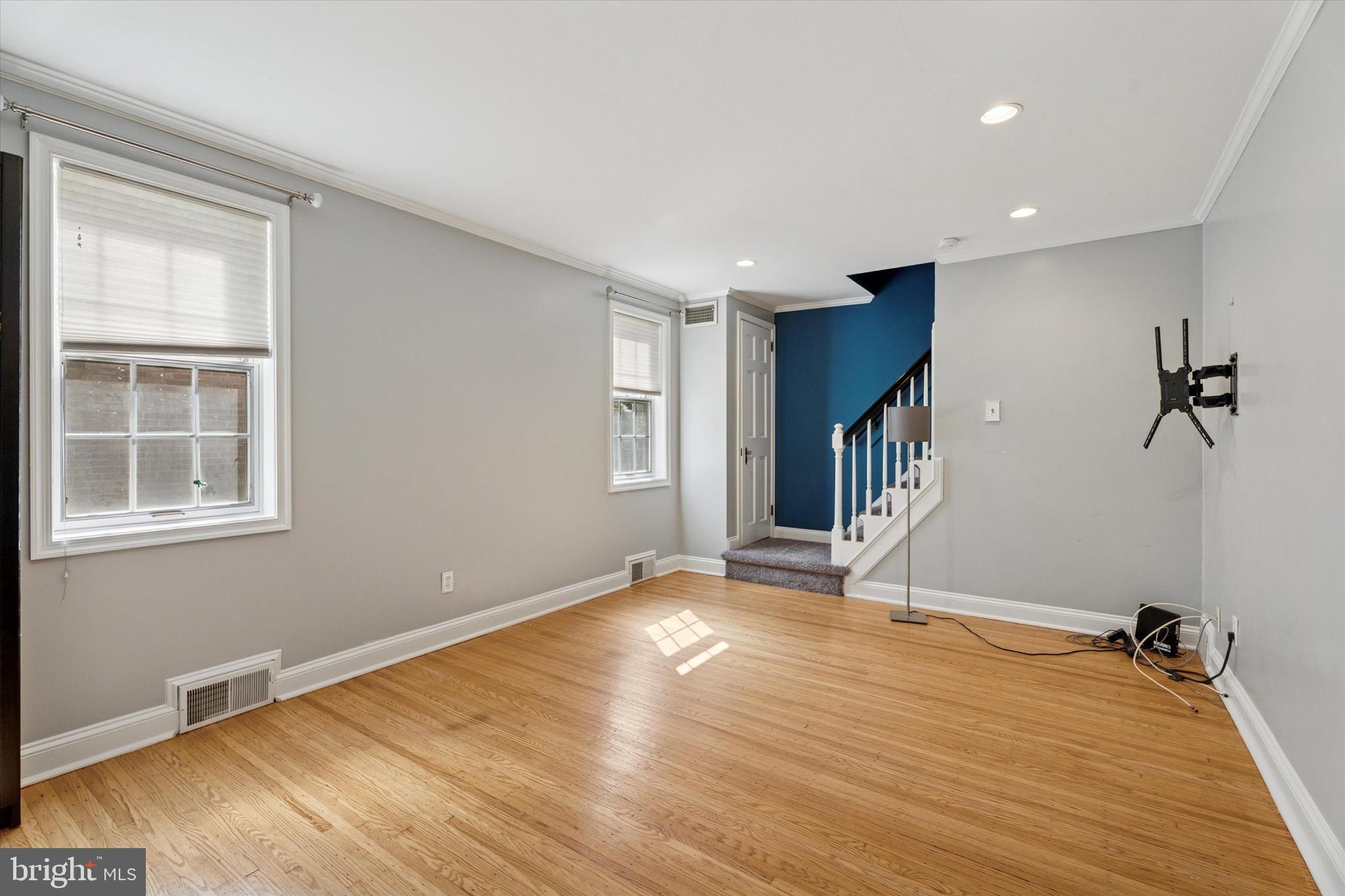 804 WOODLAND DRIVE
