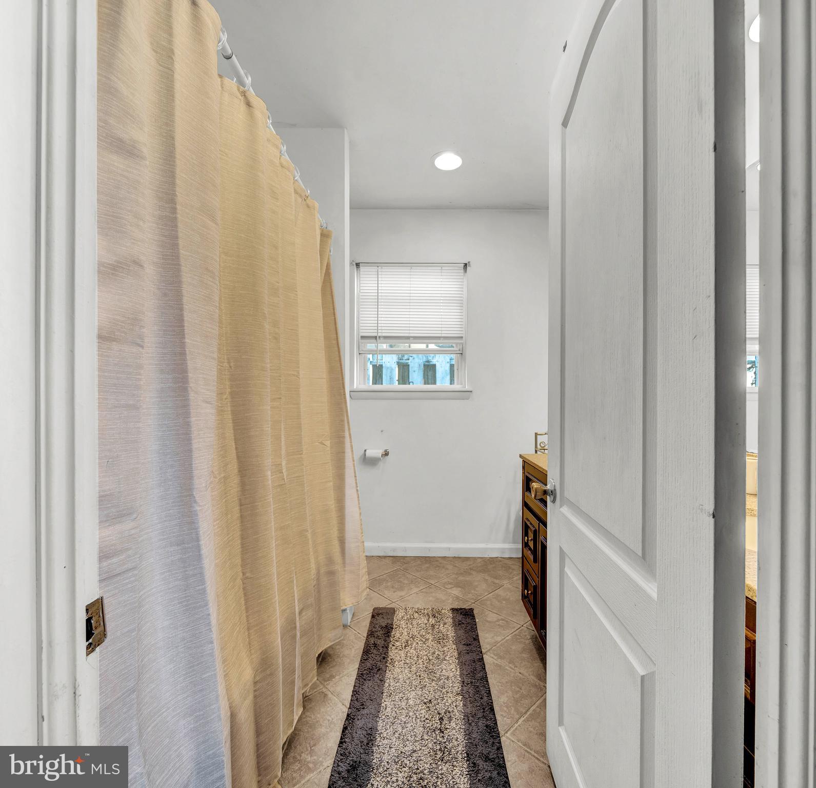 821 SCHWENKSVILLE ROAD