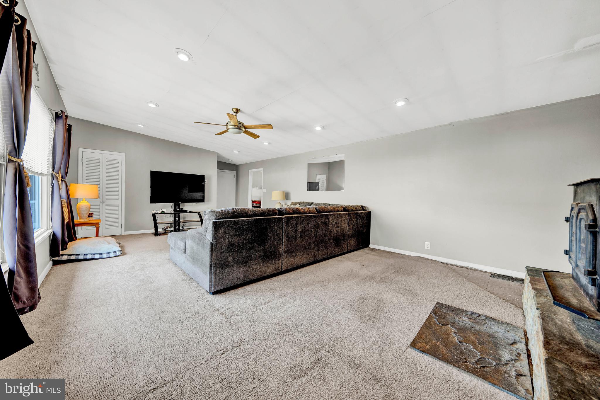 821 SCHWENKSVILLE ROAD