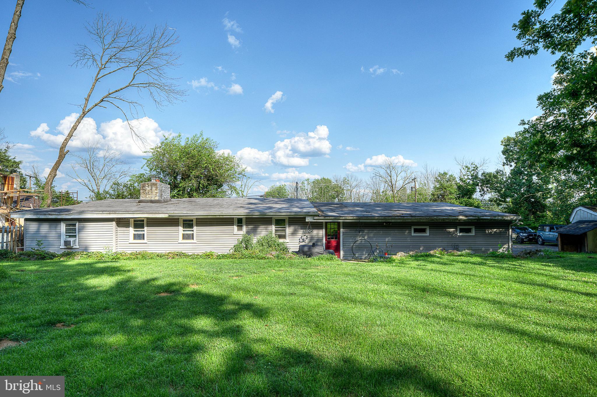 821 SCHWENKSVILLE ROAD