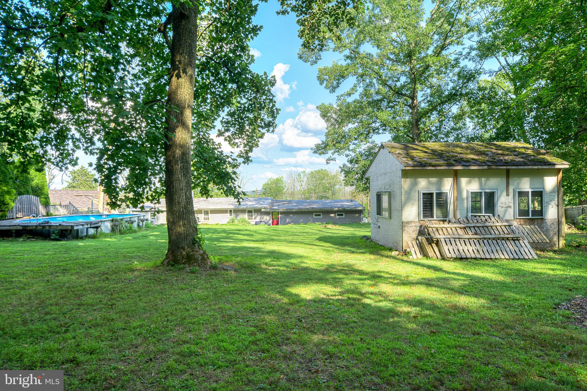 821 SCHWENKSVILLE ROAD