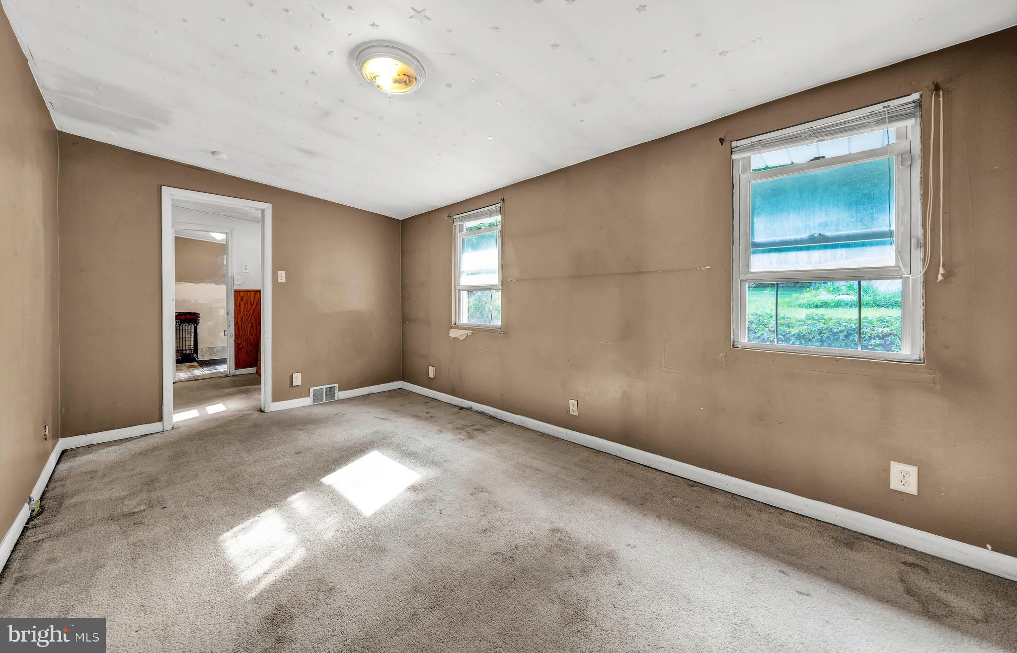 821 SCHWENKSVILLE ROAD