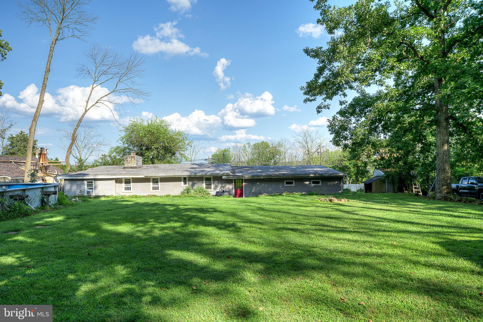 821 SCHWENKSVILLE ROAD
