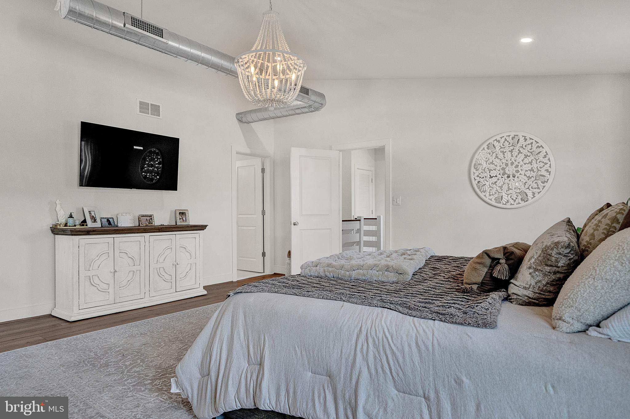 304 E Hector St #3