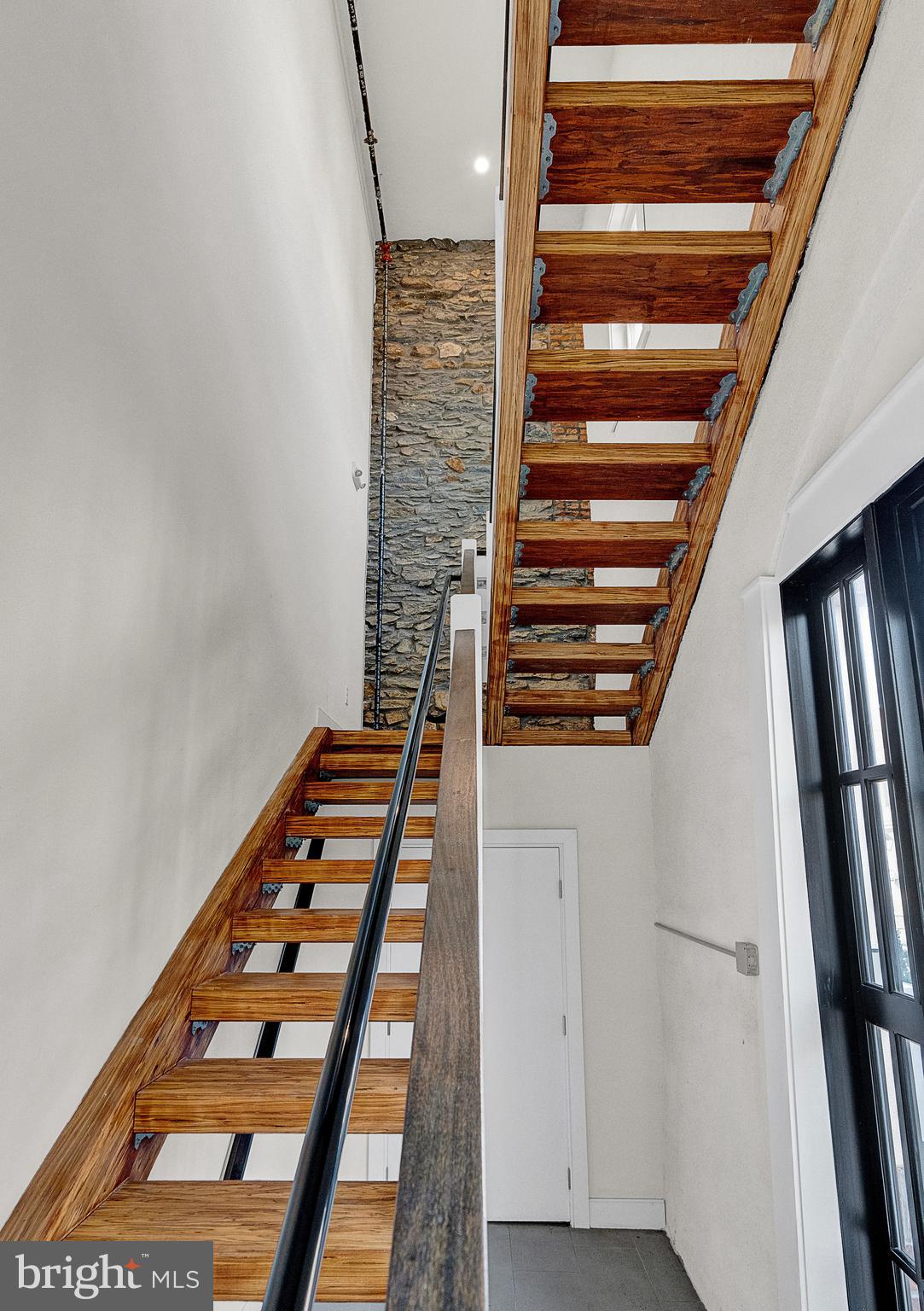 304 E Hector St #3