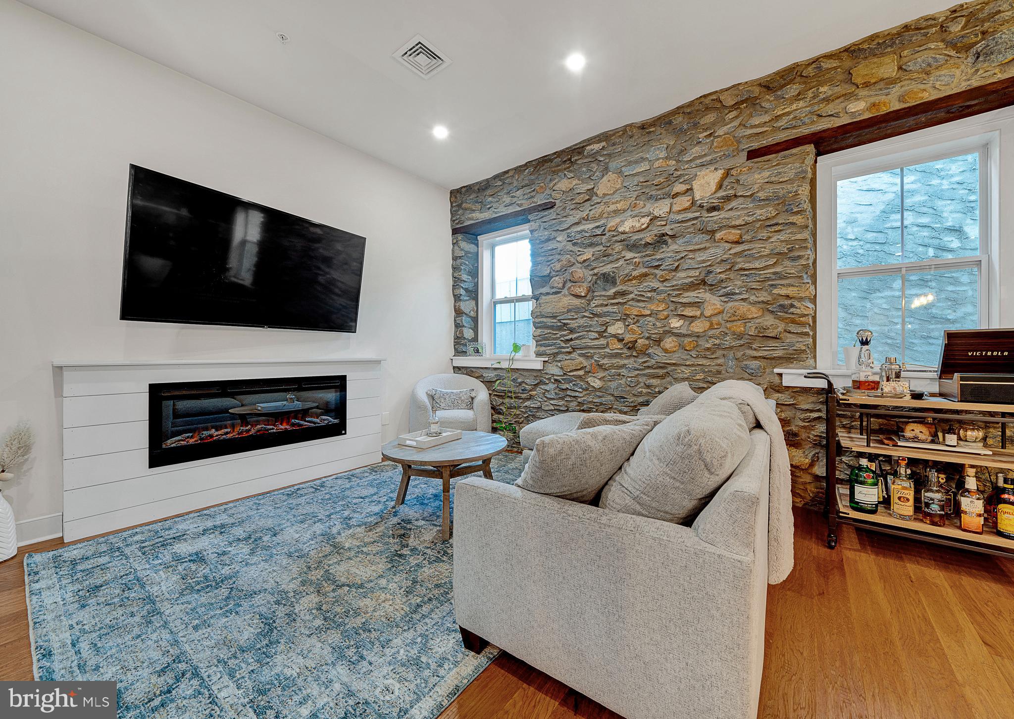 304 E Hector St #3