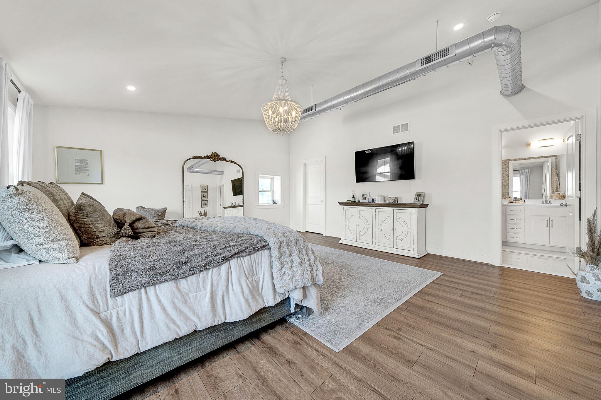 304 E Hector St #3