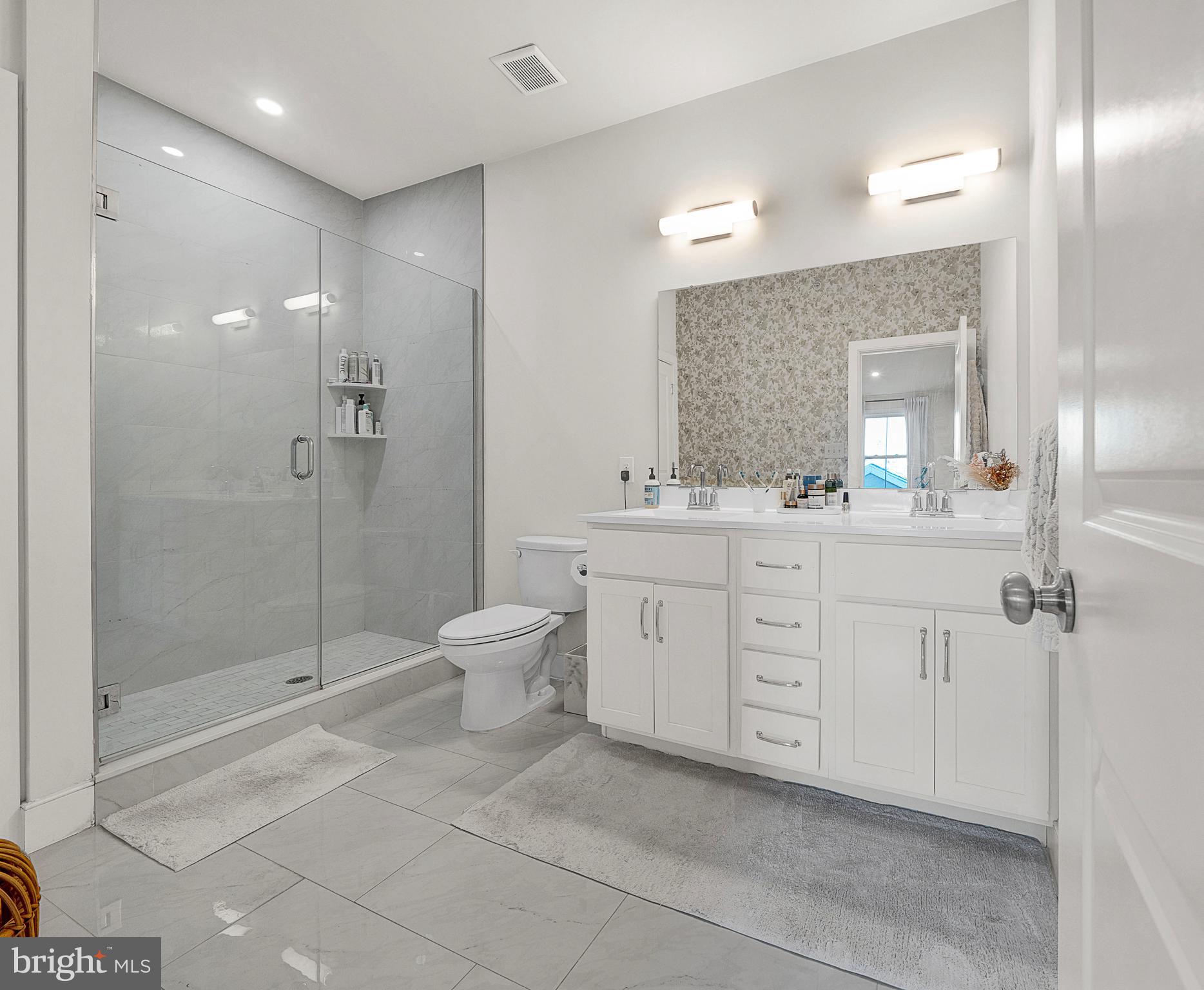 304 E Hector St #3