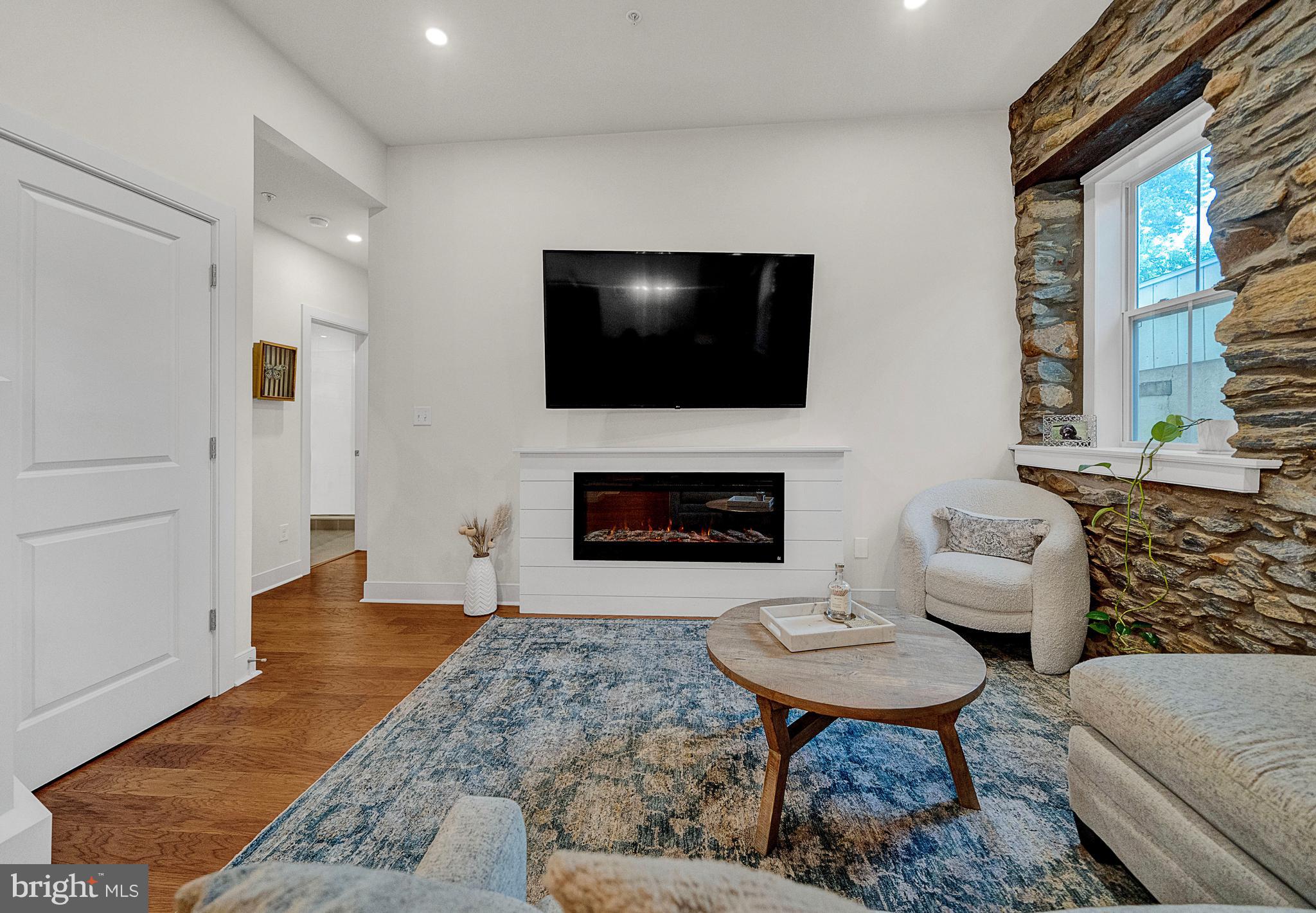 304 E Hector St #3