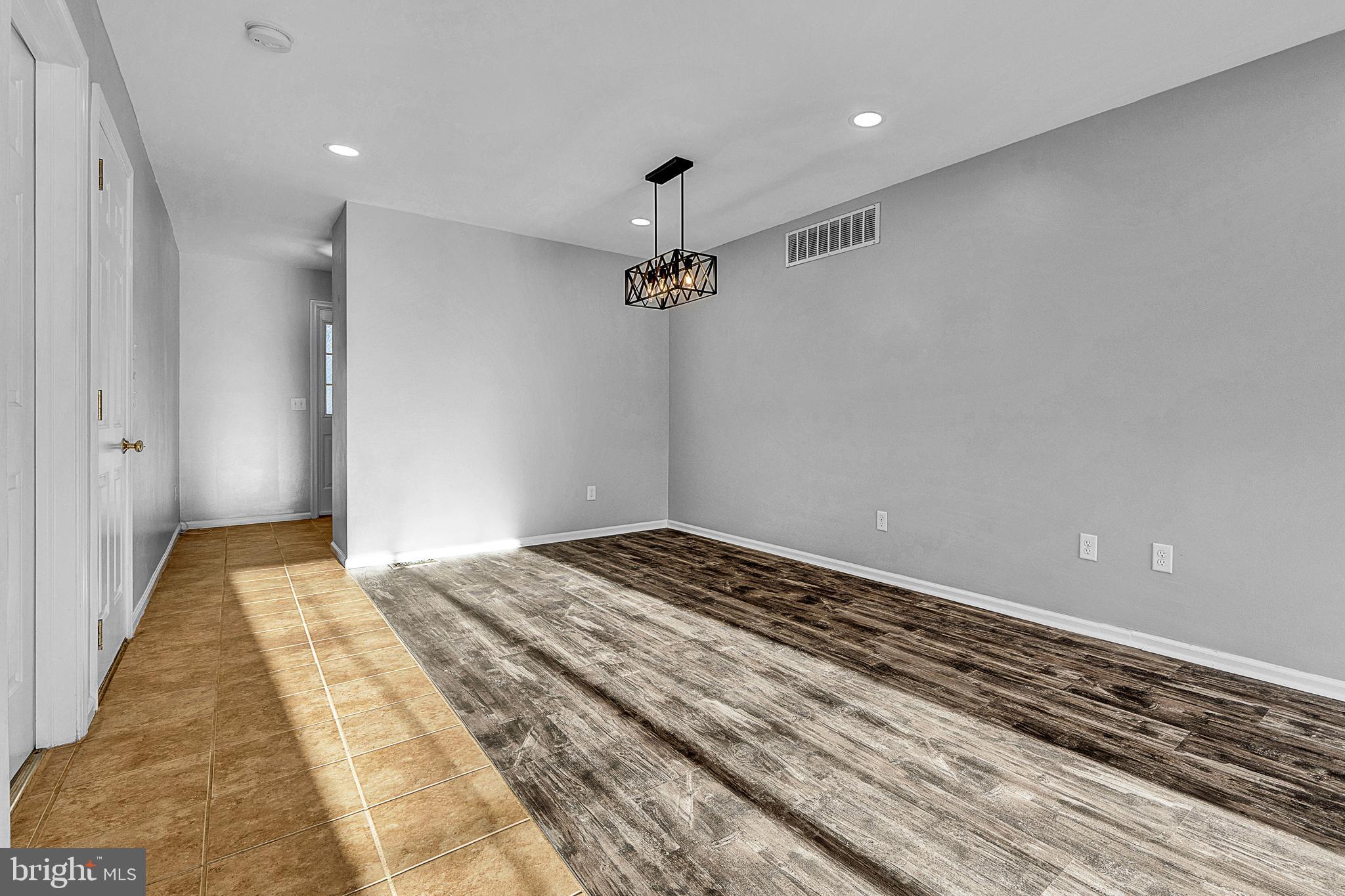 455 BERKSHIRE DR