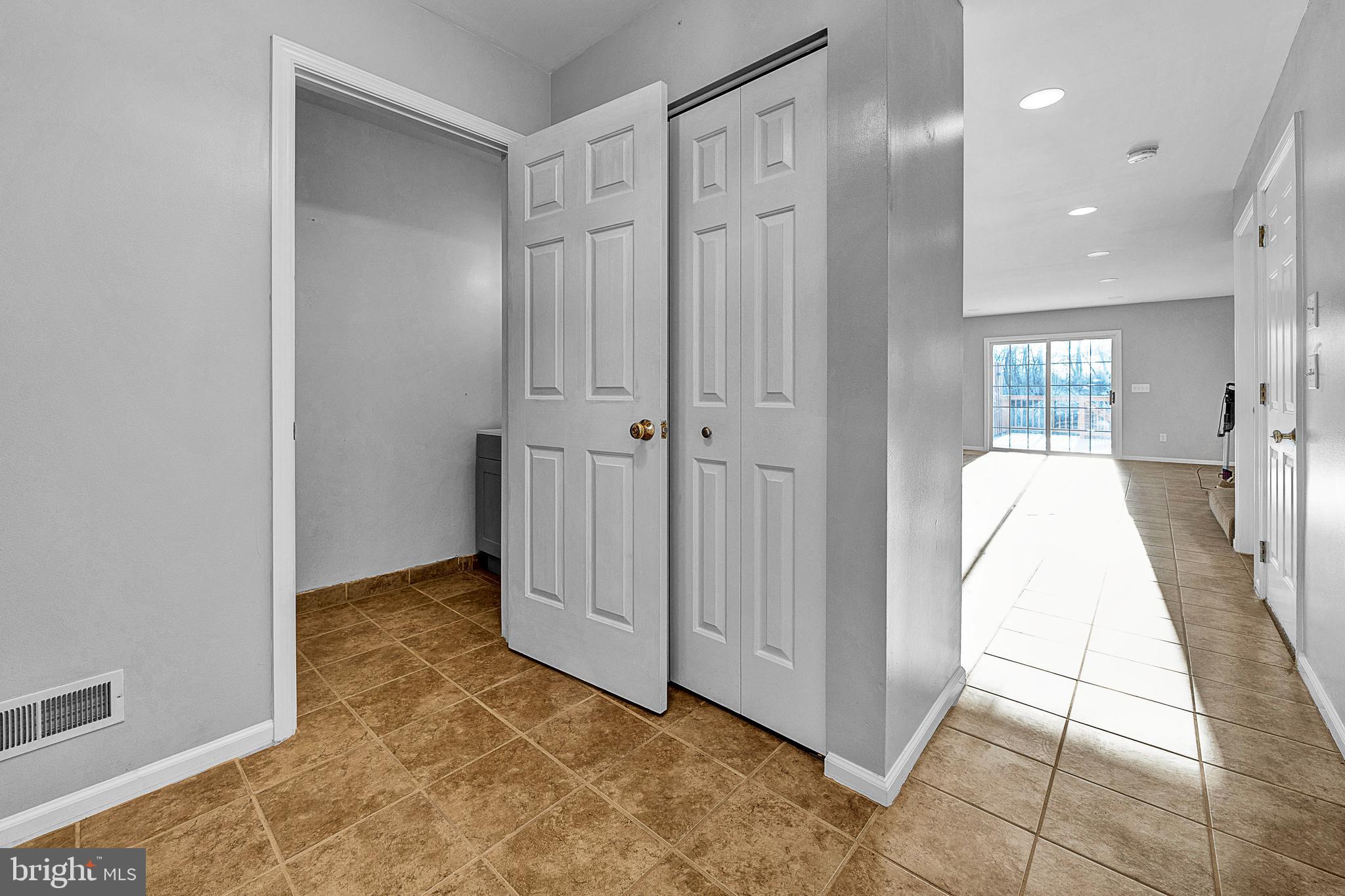 455 BERKSHIRE DR
