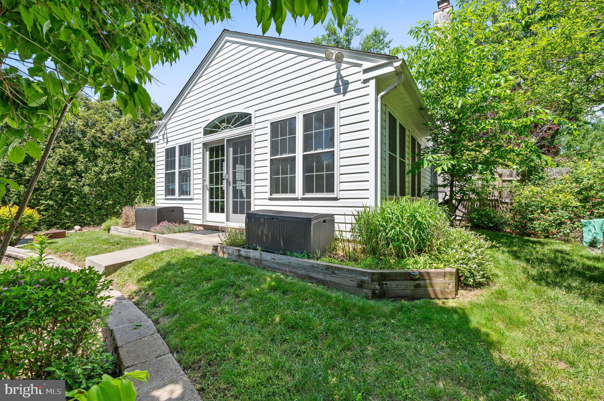 1957 Rampart Ln