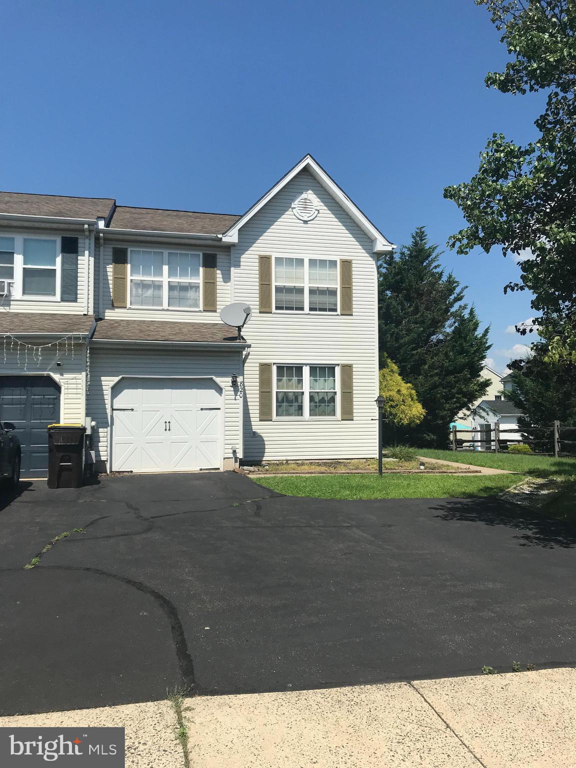 820 EVERGREEN CIRCLE