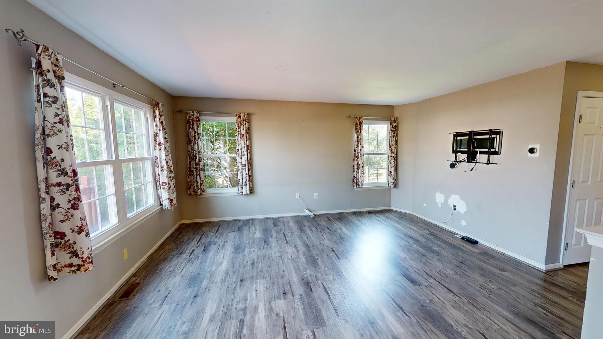 820 EVERGREEN CIRCLE