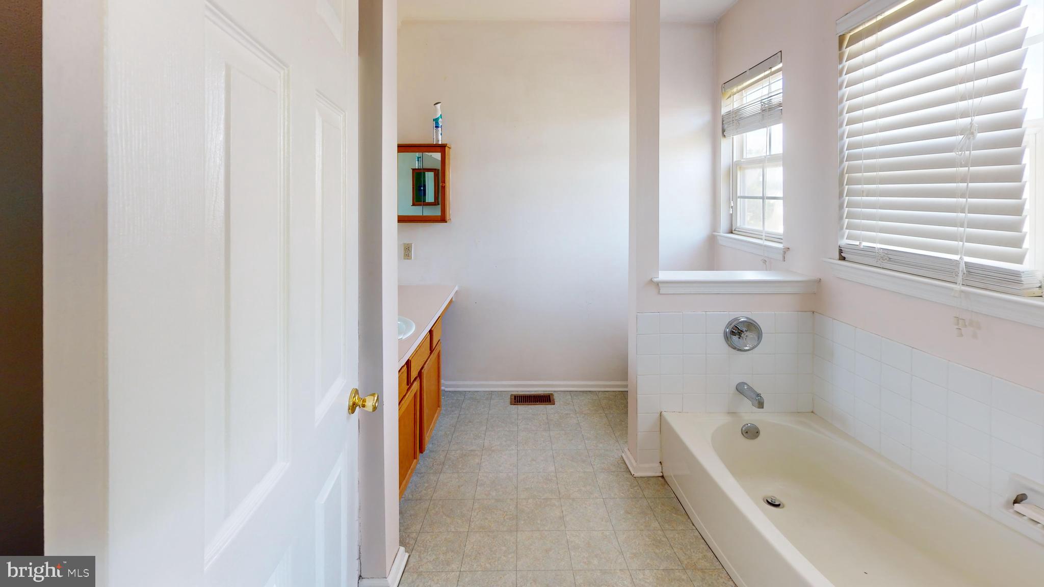 820 EVERGREEN CIRCLE
