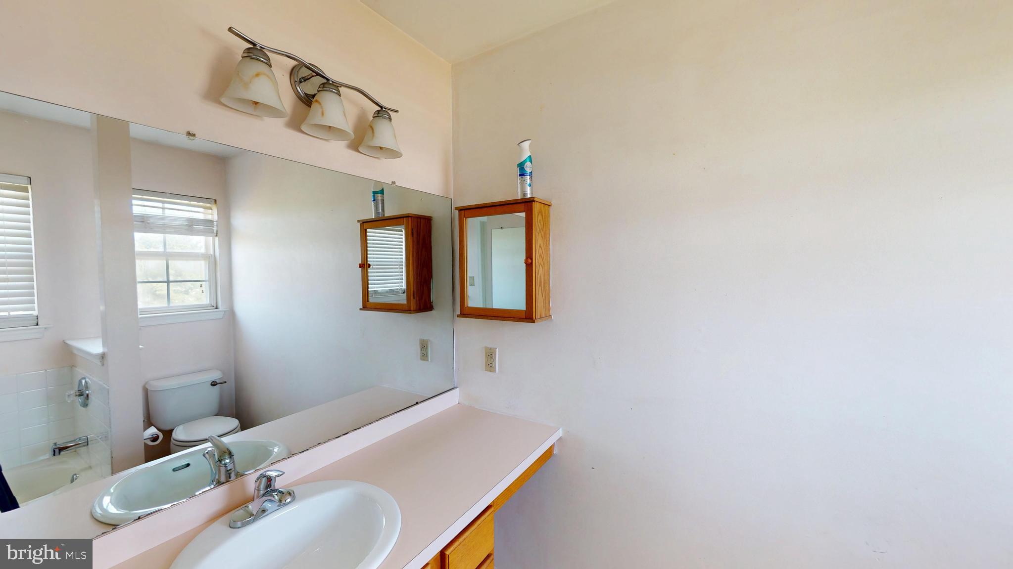 820 EVERGREEN CIRCLE