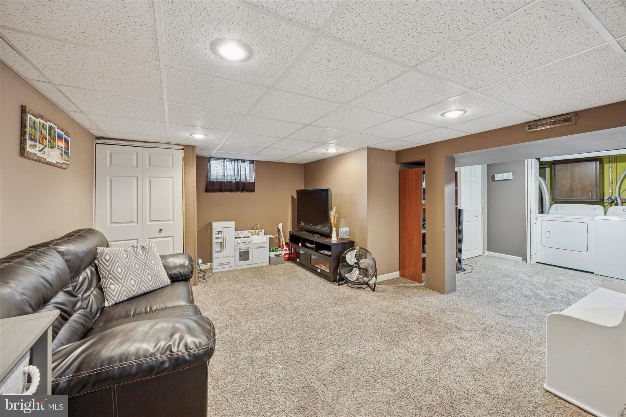 123 SPRING LANE
