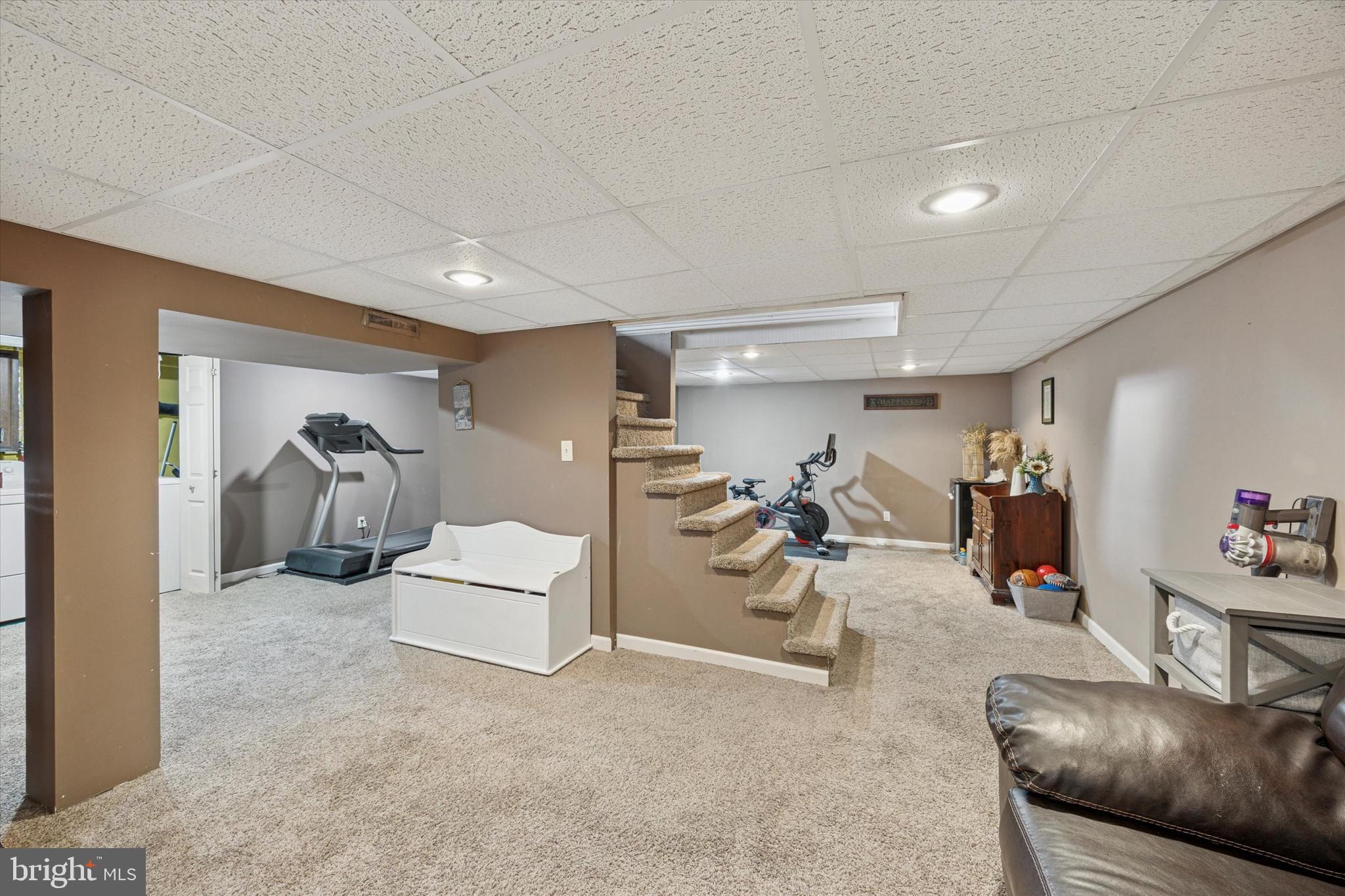 123 SPRING LANE