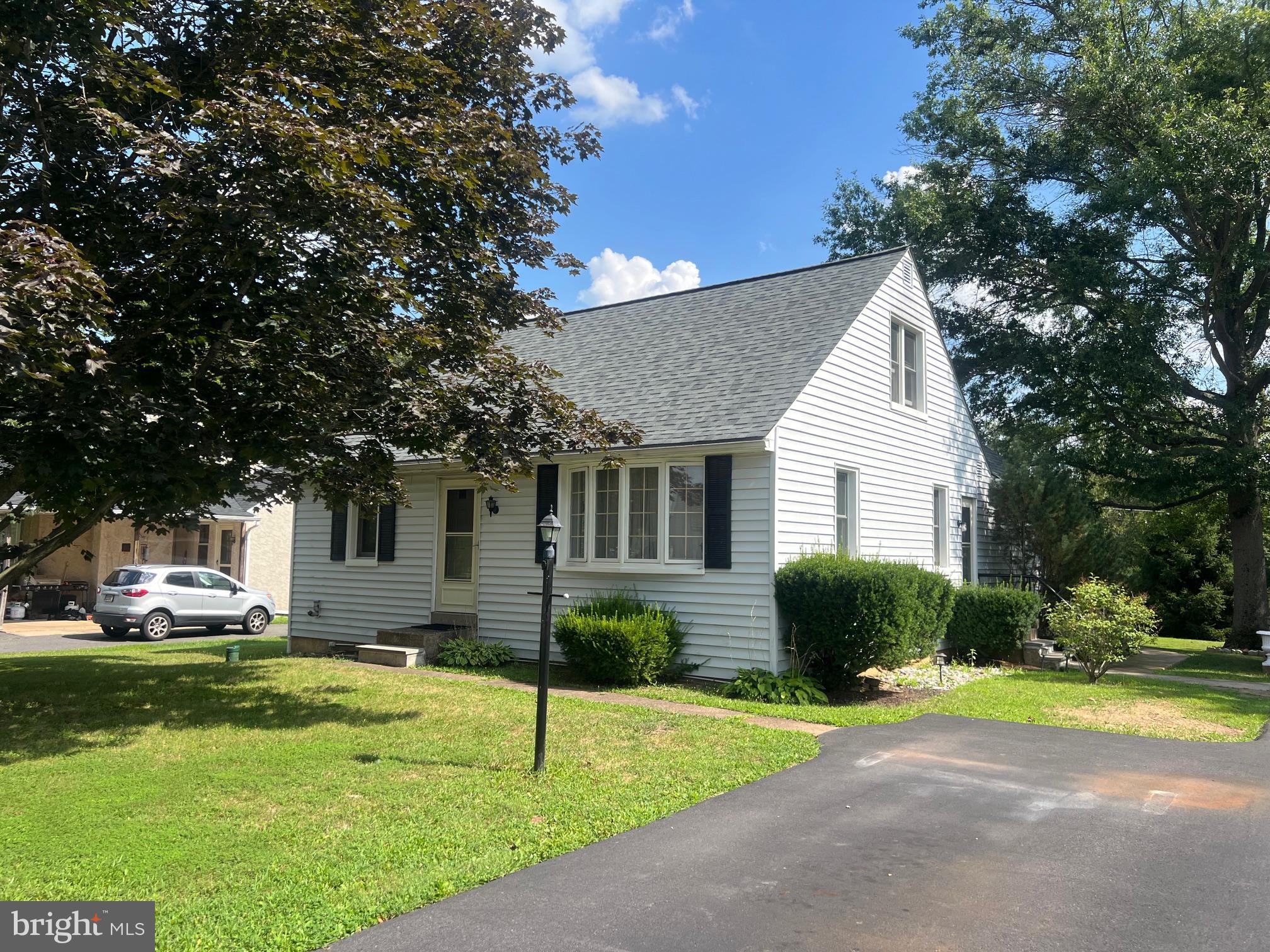 162 MAPLE AVENUE