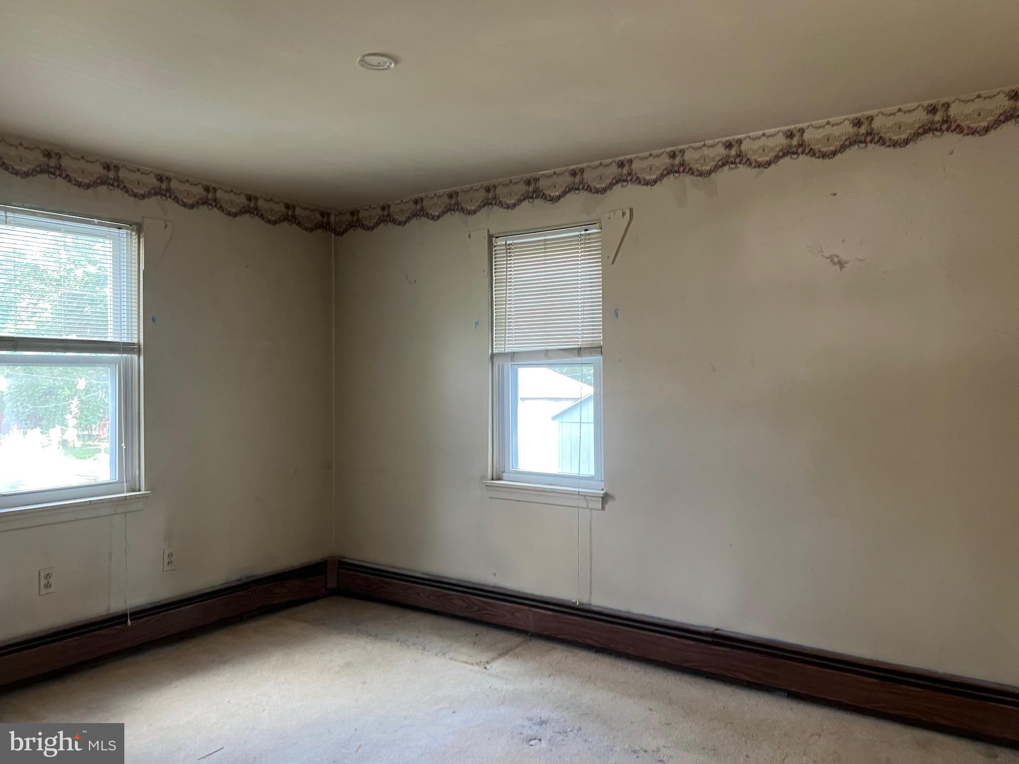 162 MAPLE AVENUE