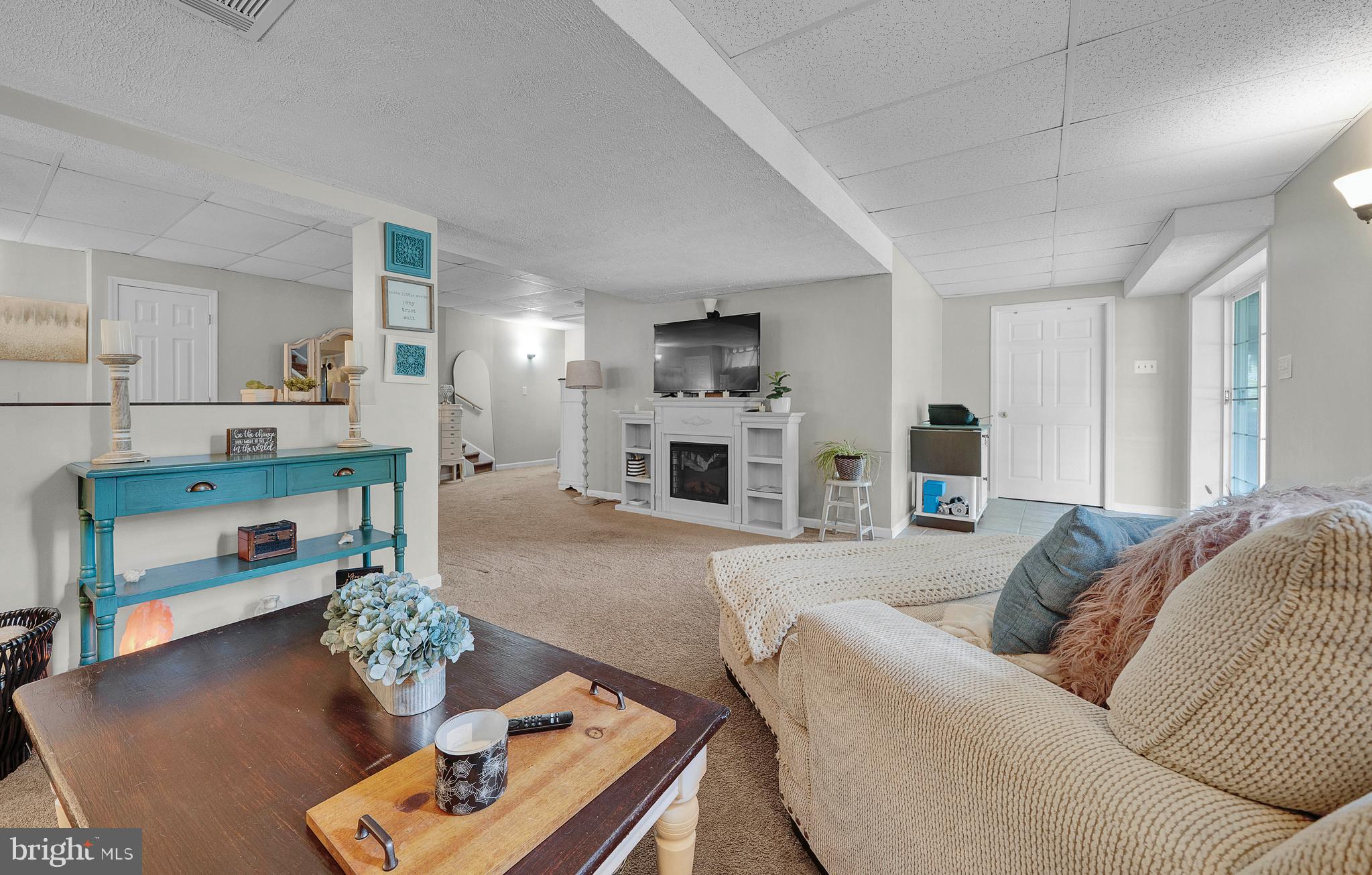 1005 DORCHESTER LANE