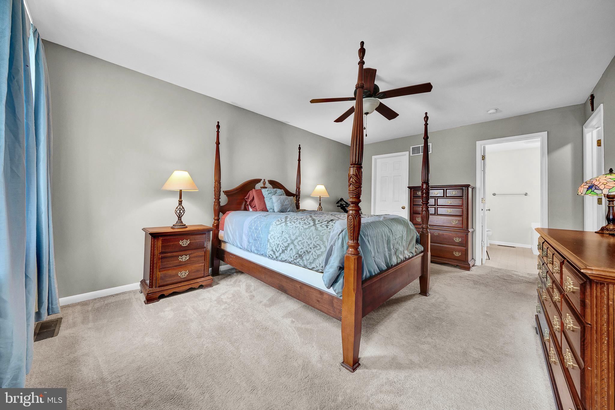 1005 DORCHESTER LANE