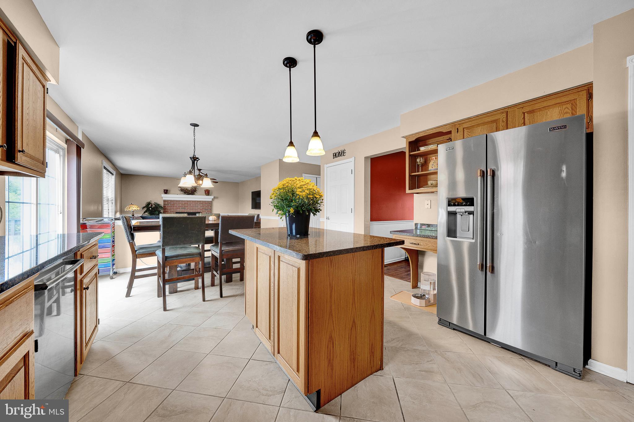 1005 DORCHESTER LANE