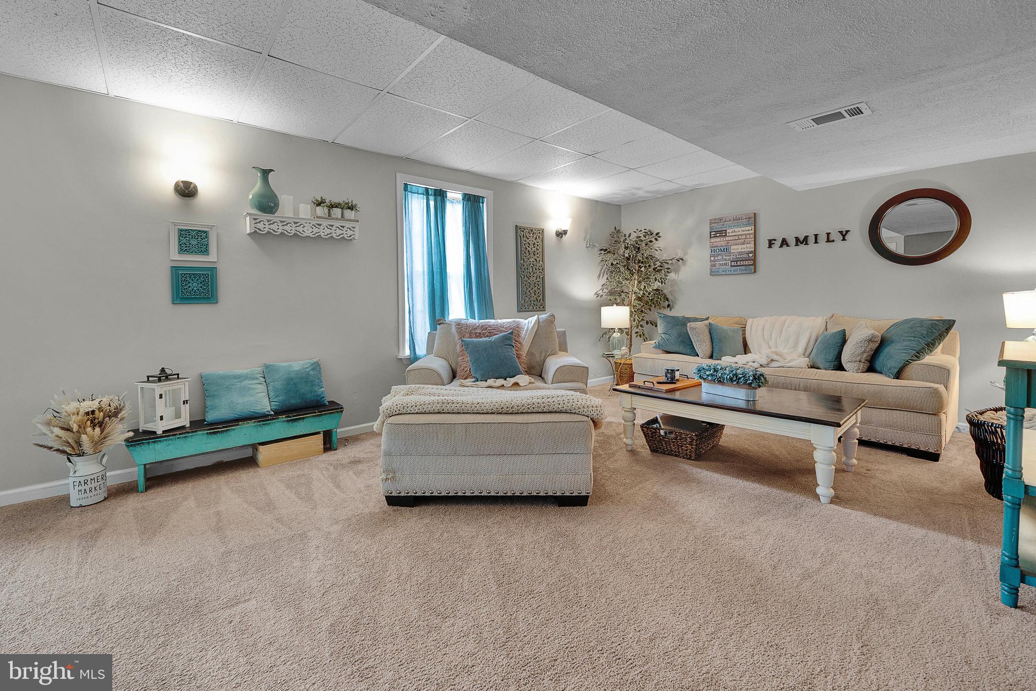 1005 DORCHESTER LANE