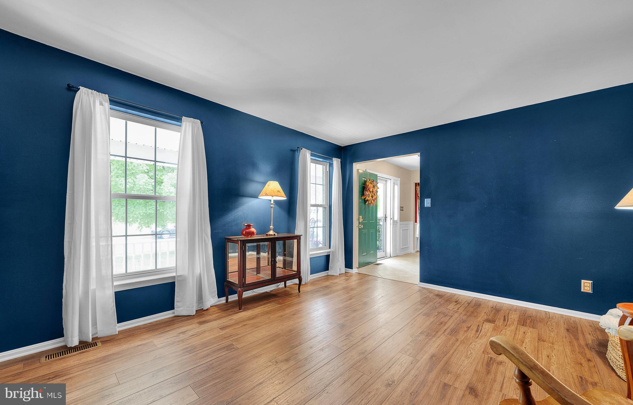 1005 DORCHESTER LANE
