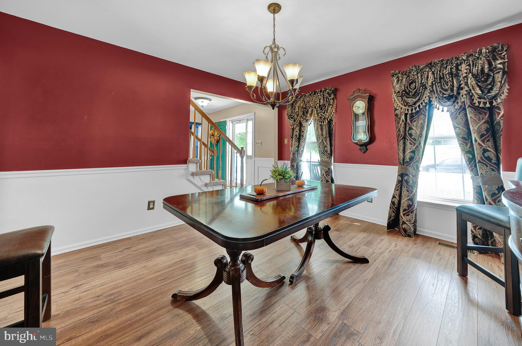 1005 DORCHESTER LANE