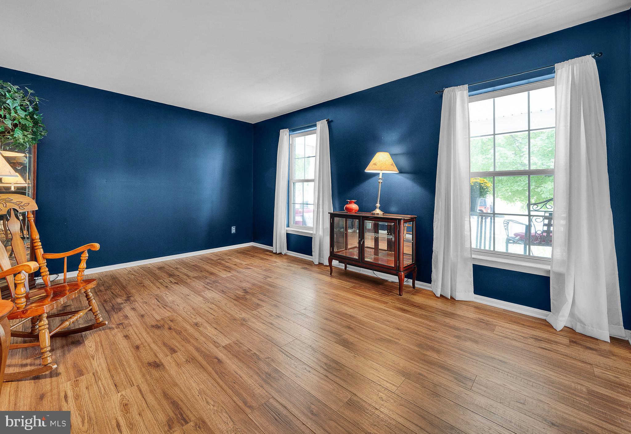 1005 DORCHESTER LANE