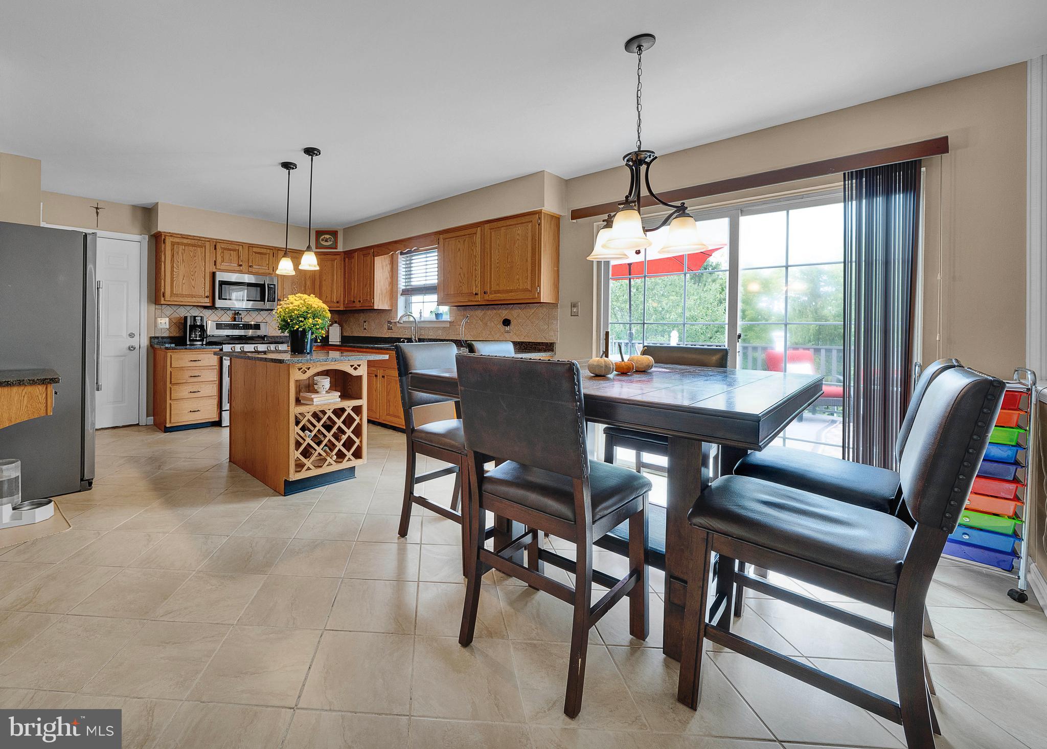 1005 DORCHESTER LANE